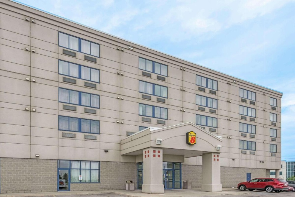Super 8 by Wyndham Mississauga Image 15