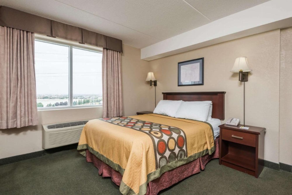 Super 8 by Wyndham Mississauga Image 7